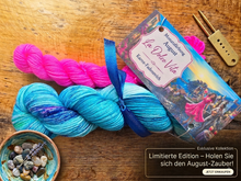 Lade das Bild in den Galerie-Viewer, Monatsfärbung August 2026 La Dolce Vita, Velvet Touch, Fingering weight, 100 Gramm, 400 Meter mit MiniSkein)