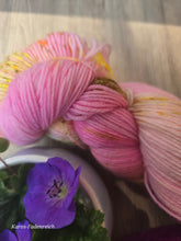 Lade das Bild in den Galerie-Viewer, Fleur Set #4 Oasis400 und ProLana Seta Suri Set, Fingering weight,100 Gramm, 400 Meter,4 Knäuel Seta Suri.