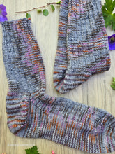 Lade das Bild in den Galerie-Viewer, Freundschaft Oasis400 Velvet Touch, Fingering weight,100 Gramm, 400 Meter, mit Liebe handgefärbt.