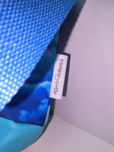 Lade das Bild in den Galerie-Viewer, Kleine Karo Bag mit viel Liebe handgenäht, Modell: Farbexplosion