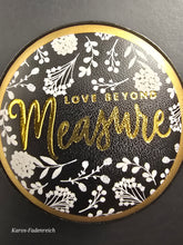 Lade das Bild in den Galerie-Viewer, Maßband, Kunstleder 150 cm in der Farbe Love beyond