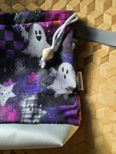 Lade das Bild in den Galerie-Viewer, Große Karo Bag, mit viel Liebe handgenäht, Modell: ☆ 👻, silberner Boden