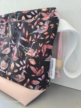 Lade das Bild in den Galerie-Viewer, Kleine Karo Bag mit viel Liebe handgenäht, Modell Birdies !