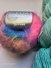 Lade das Bild in den Galerie-Viewer, NIMM WAS DA IST!,   100er Single Garn Set, 1 Knäuel Extraklasse handgefärbt