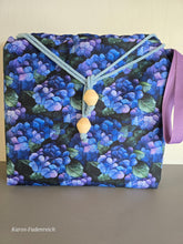 Lade das Bild in den Galerie-Viewer, Große Karo Bag, mit viel Liebe handgenäht, Modell Hortensie