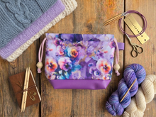 Lade das Bild in den Galerie-Viewer, Sonderpreis, kleine Karo Bag mit viel Liebe handgenäht, Modell: Stiefmütterchen
