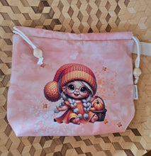 Lade das Bild in den Galerie-Viewer, Große Karo Bag, mit viel Liebe handgenäht, Modell: Halloween Kind
