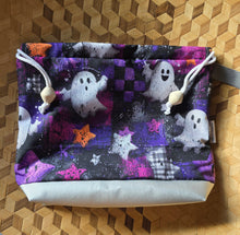 Lade das Bild in den Galerie-Viewer, Große Karo Bag, mit viel Liebe handgenäht, Modell: ☆ 👻,  silberner Boden
