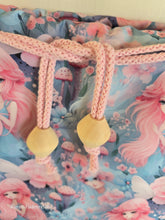 Lade das Bild in den Galerie-Viewer, Große Karo Bag, mit viel Liebe handgenäht, Modell Fairy blau/rosa mit Boden

