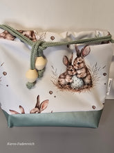 Lade das Bild in den Galerie-Viewer, Ostern Kleine Karo Bag mit viel Liebe handgenäht, Modell 2 Hasen
