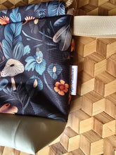 Lade das Bild in den Galerie-Viewer, Kleine Karo Bag mit viel Liebe handgenäht, Modell: Herbst
