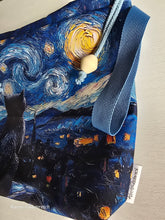 Lade das Bild in den Galerie-Viewer, Große Karo Bag, mit viel Liebe handgenäht, Modell Katze himmelt den Mond an
