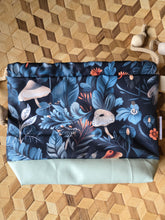 Lade das Bild in den Galerie-Viewer, Kleine Karo Bag mit viel Liebe handgenäht, Modell: Herbst

