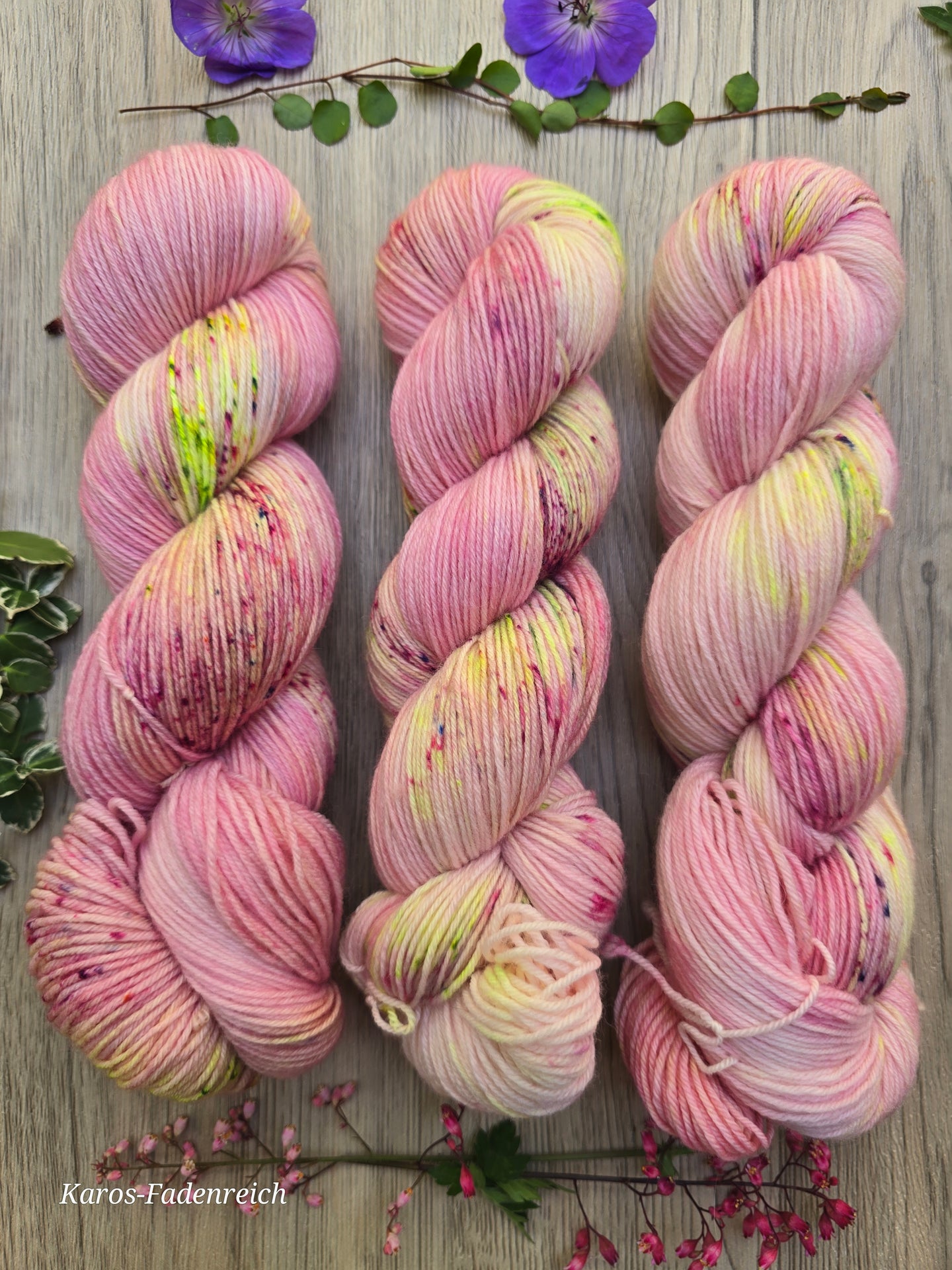 Betty Boo Oasis400 Velvet Touch, Fingering weight,100 Gramm, 400 Meter, mit Liebe handgefärbt.