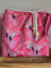 Lade das Bild in den Galerie-Viewer, Große Karo Bag, mit viel Liebe handgenäht,Modell: Flamingo in Love
