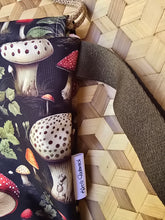 Lade das Bild in den Galerie-Viewer, Große Karo Bag, mit viel Liebe handgenäht, Modell: 🍄 Pilze
