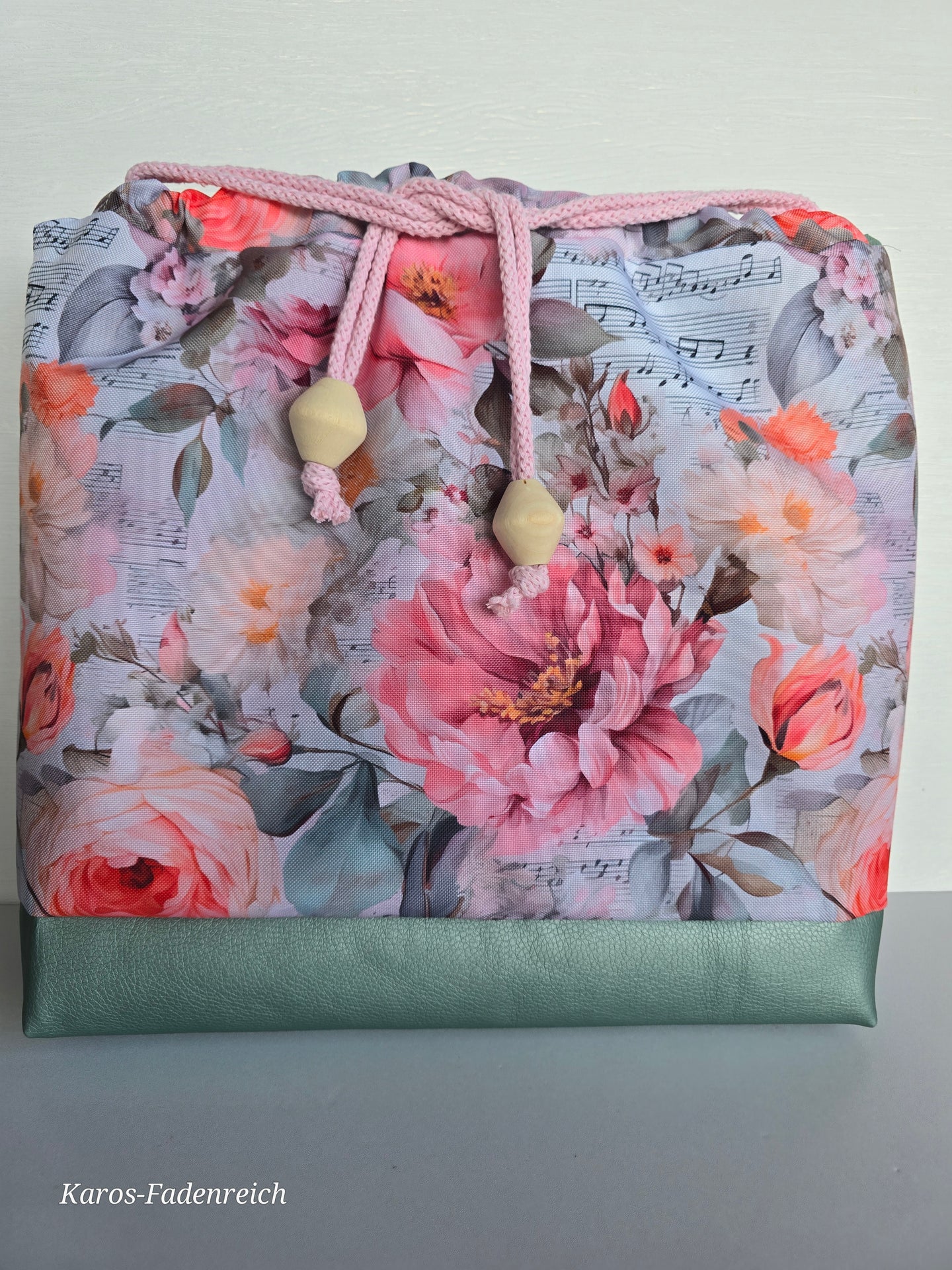 Große Karo Bag, mit viel Liebe handgenäht, Modell Rosen, Pfingstrosen und Co.