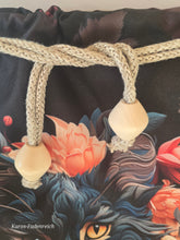Lade das Bild in den Galerie-Viewer, Große Karo Bag, mit viel Liebe handgenäht,Dunkle Katze!
