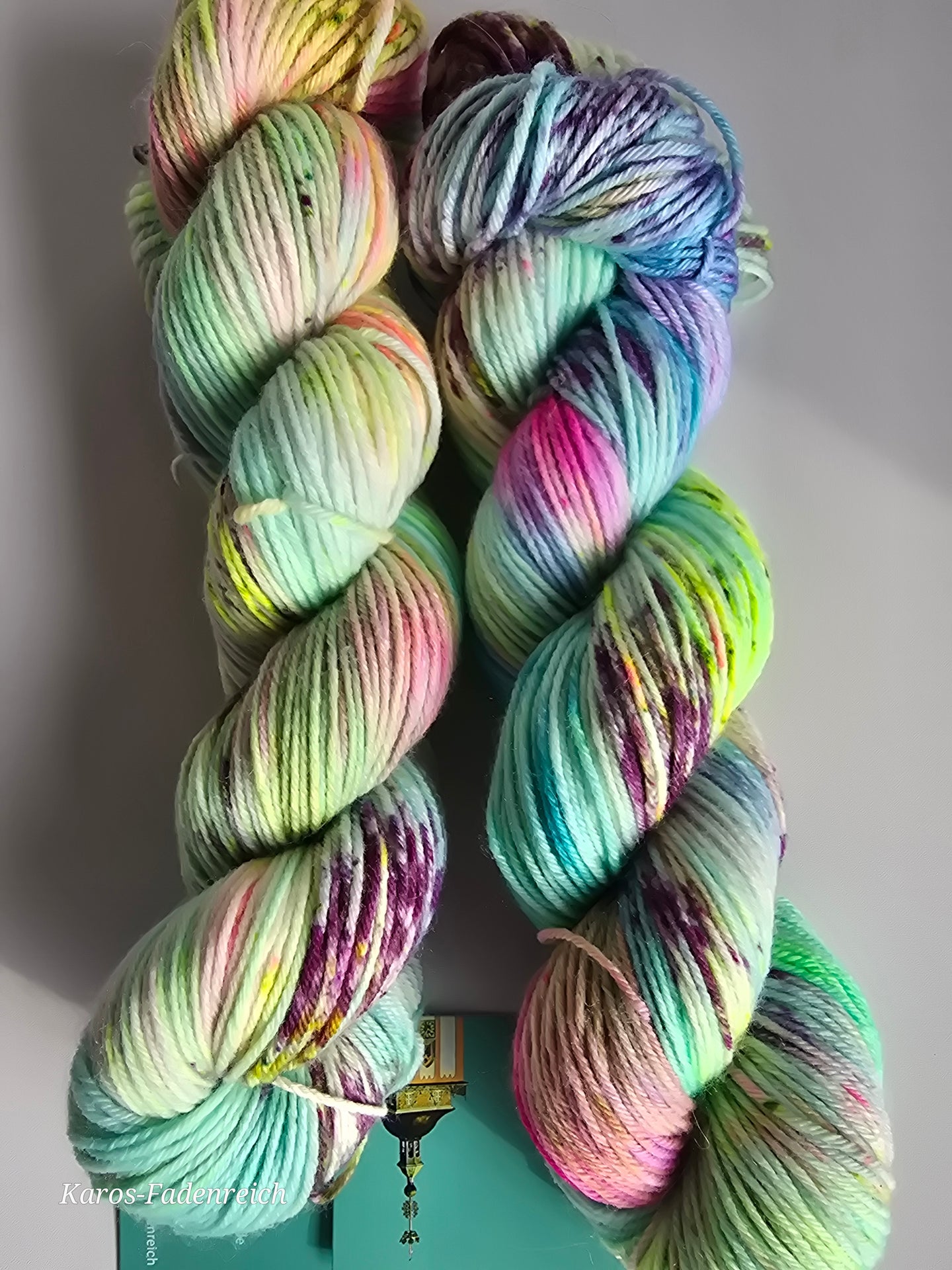 Neu im Shop,Wohlfühlgarn,  75/25 Superfine , 100 Gramm, 280 Meter Leichtigkeit