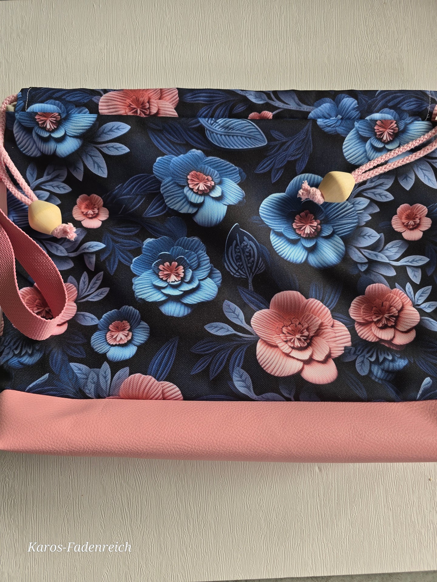 Große Karo Bag, mit viel Liebe handgenäht, Modell 3D Blumen