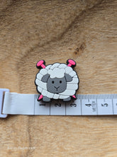 Lade das Bild in den Galerie-Viewer, Maschenstopper Stricknadelstopper Wollknäuel Schaf
