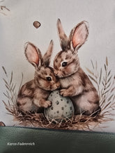 Lade das Bild in den Galerie-Viewer, Ostern Große Karo Bag, mit viel Liebe handgenäht, Modell 2 Hasen
