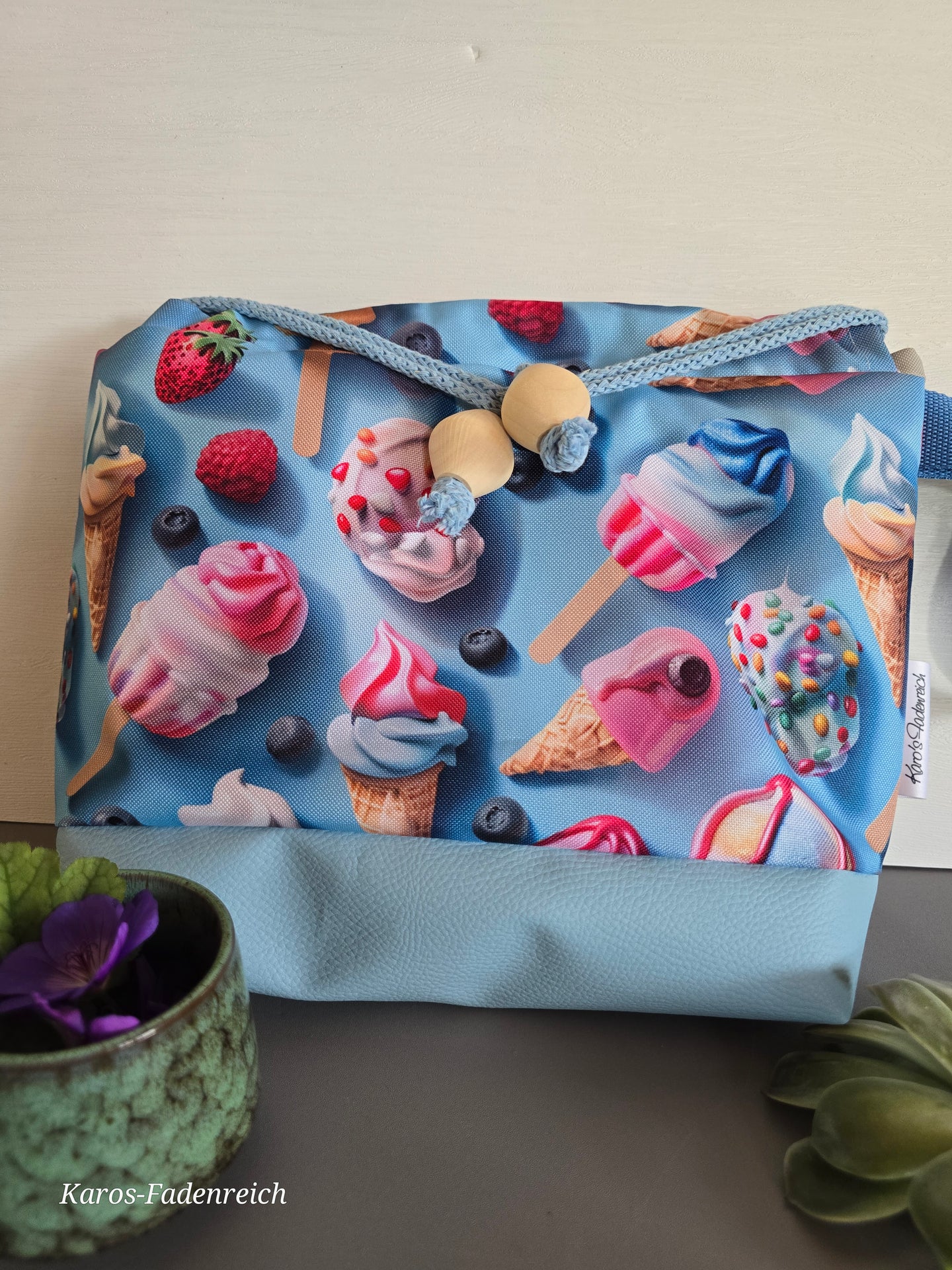 Kleine Karo Bag mit viel Liebe handgenäht, Modell Lust auf Eis, blau
