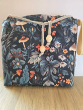 Lade das Bild in den Galerie-Viewer, Große Karo Bag, mit viel Liebe handgenäht, Liebe im Herbst!
