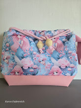 Lade das Bild in den Galerie-Viewer, Kleine Karo Bag, mit viel Liebe handgenäht, Modell Fairy blau/rosa mit Boden
