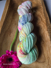 Lade das Bild in den Galerie-Viewer, Oasis280,  75/25 Superfine , 100 Gramm, 280 Meter, Peppermint Paddy
