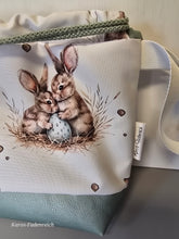 Lade das Bild in den Galerie-Viewer, Ostern Kleine Karo Bag mit viel Liebe handgenäht, Modell 2 Hasen
