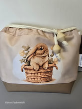 Lade das Bild in den Galerie-Viewer, Ostern Kleine Karo Bag mit viel Liebe handgenäht, Modell Hase im Körbchen
