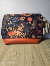Lade das Bild in den Galerie-Viewer, Kleine Karo Bag mit viel Liebe handgenäht, Modell: Pilze!
