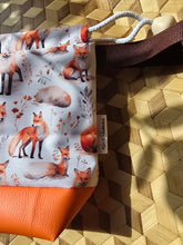 Lade das Bild in den Galerie-Viewer, Kleine Karo Bag mit viel Liebe handgenäht, Modell: Füchse
