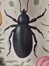 Lade das Bild in den Galerie-Viewer, Große Karo Bag, mit viel Liebe handgenäht, Modell Käfer hell
