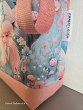 Lade das Bild in den Galerie-Viewer, Große Karo Bag, mit viel Liebe handgenäht, Modell Fairy blau/rosa mit Boden
