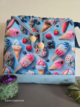 Lade das Bild in den Galerie-Viewer, Große Karo Bag, mit viel Liebe handgenäht, Modell Lust auf Eis, blau
