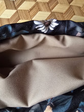 Lade das Bild in den Galerie-Viewer, Kleine Karo Bag mit viel Liebe handgenäht, Modell: Herbst
